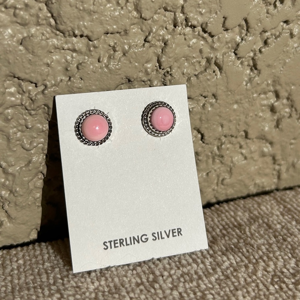 Esther White Sterling Silver Queen Conch Stud Earrings